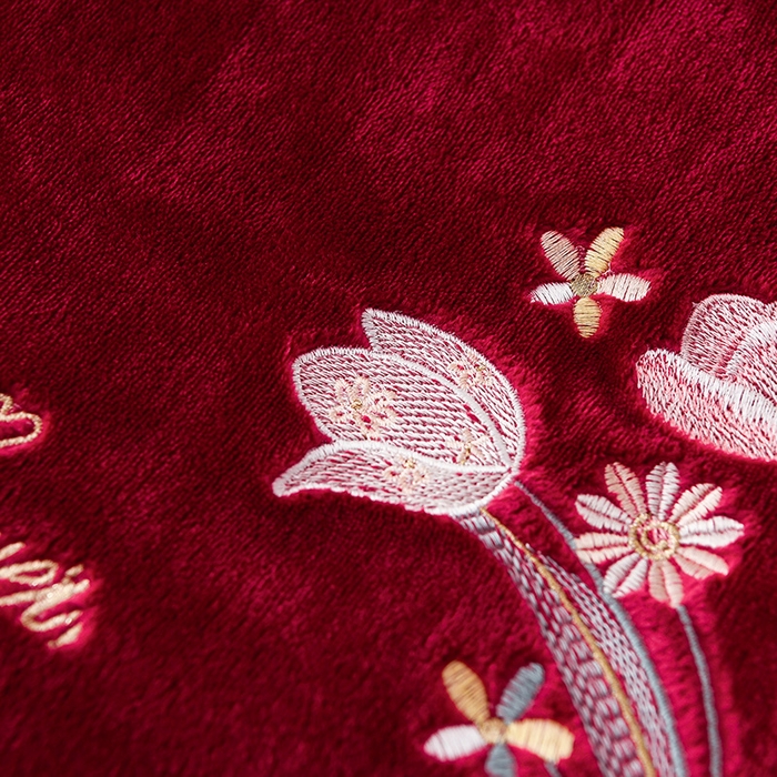 91家纺网 家纺一手货源 找家纺 绣女坊 2025新款高克重牛奶绒刺绣四件套 郁金香-酒红