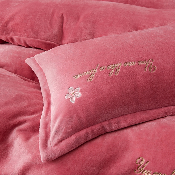 91家纺网 家纺一手货源 找家纺 绣女坊 2025新款高克重牛奶绒刺绣四件套 郁金香-玫粉