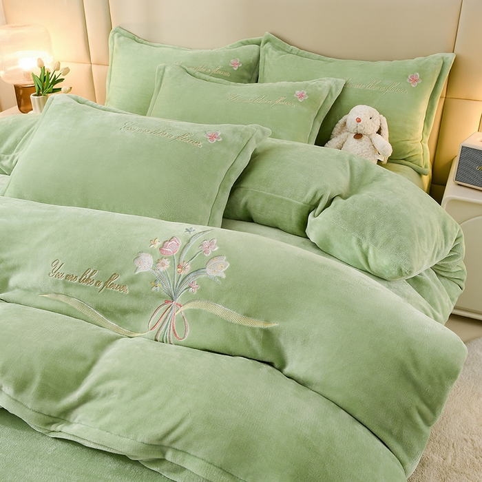 91家纺网 家纺一手货源 找家纺 绣女坊 2025新款高克重牛奶绒刺绣四件套 郁金香-嫩绿