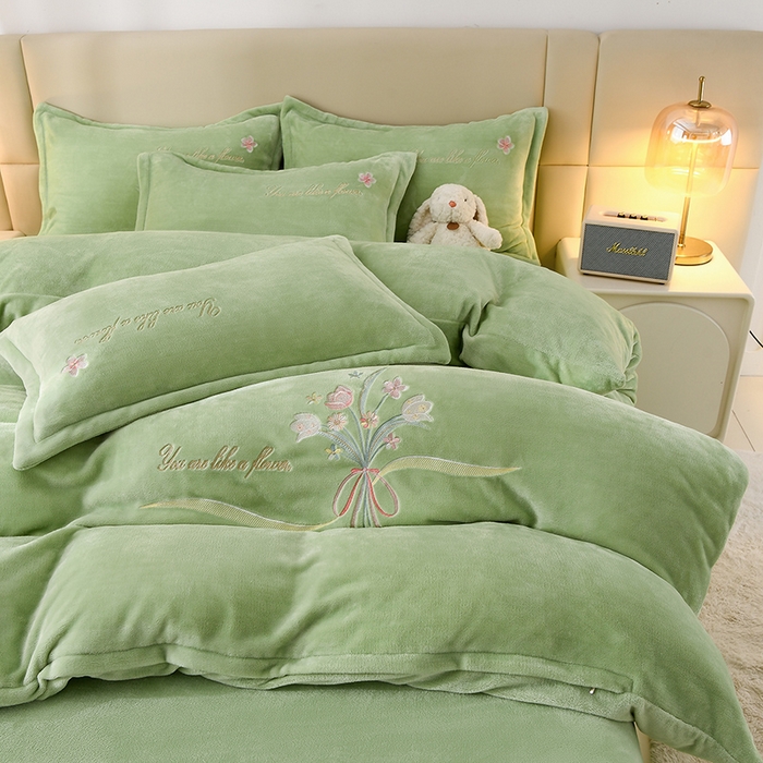 91家纺网 家纺一手货源 找家纺 绣女坊 2025新款高克重牛奶绒刺绣四件套 郁金香-嫩绿