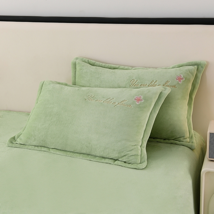 91家纺网 家纺一手货源 找家纺 绣女坊 2025新款高克重牛奶绒刺绣四件套 郁金香-嫩绿