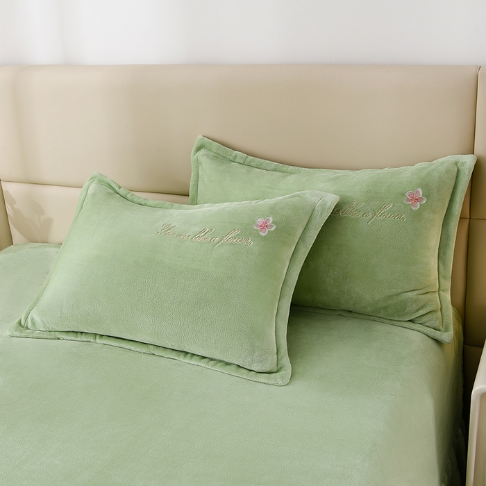 91家纺网 家纺一手货源 找家纺 绣女坊 2025新款高克重牛奶绒刺绣四件套 郁金香-嫩绿