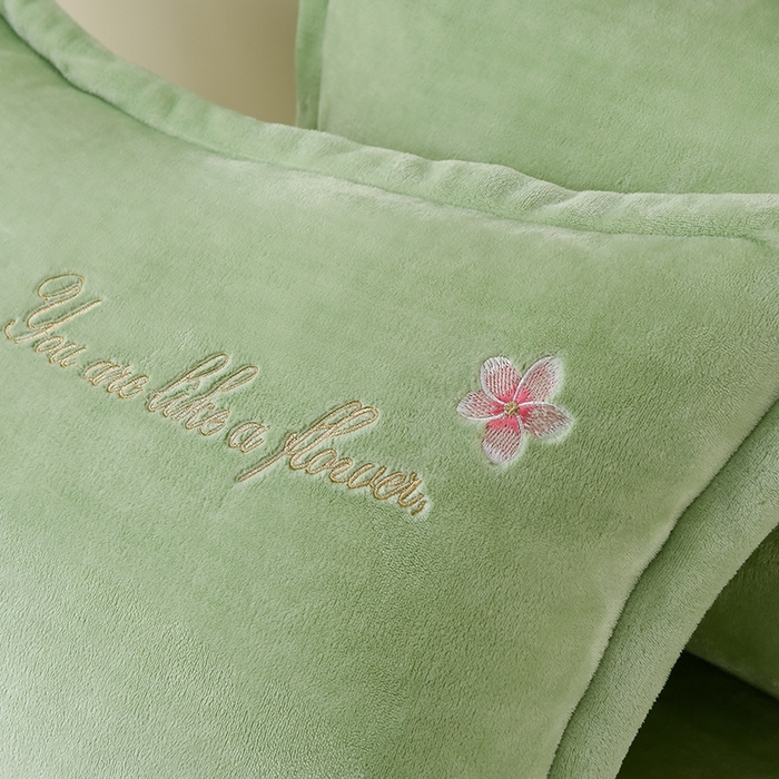 91家纺网 家纺一手货源 找家纺 绣女坊 2025新款高克重牛奶绒刺绣四件套 郁金香-嫩绿