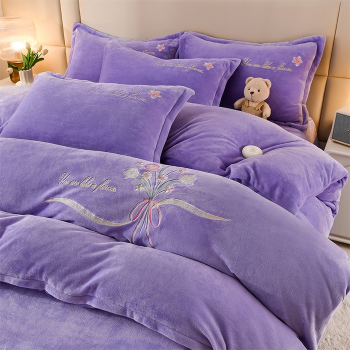 91家纺网 家纺一手货源 找家纺 绣女坊 2025新款高克重牛奶绒刺绣四件套 郁金香-香芋紫