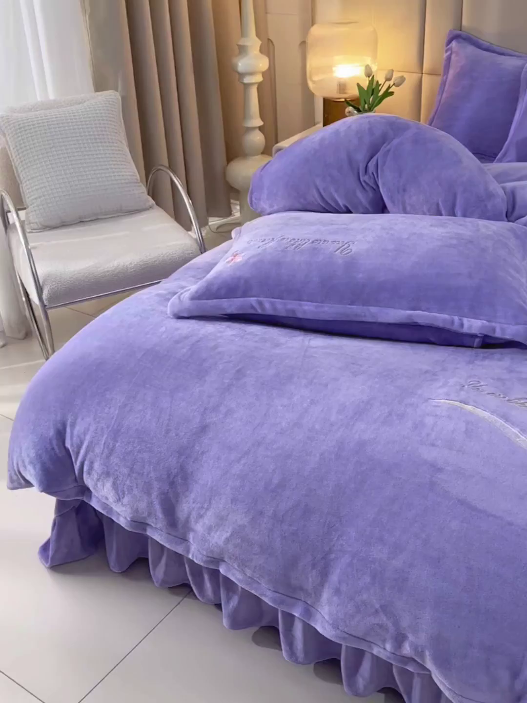 91家纺网 家纺一手货源 找家纺 绣女坊 2025新款高克重牛奶绒刺绣四件套 郁金香-香芋紫