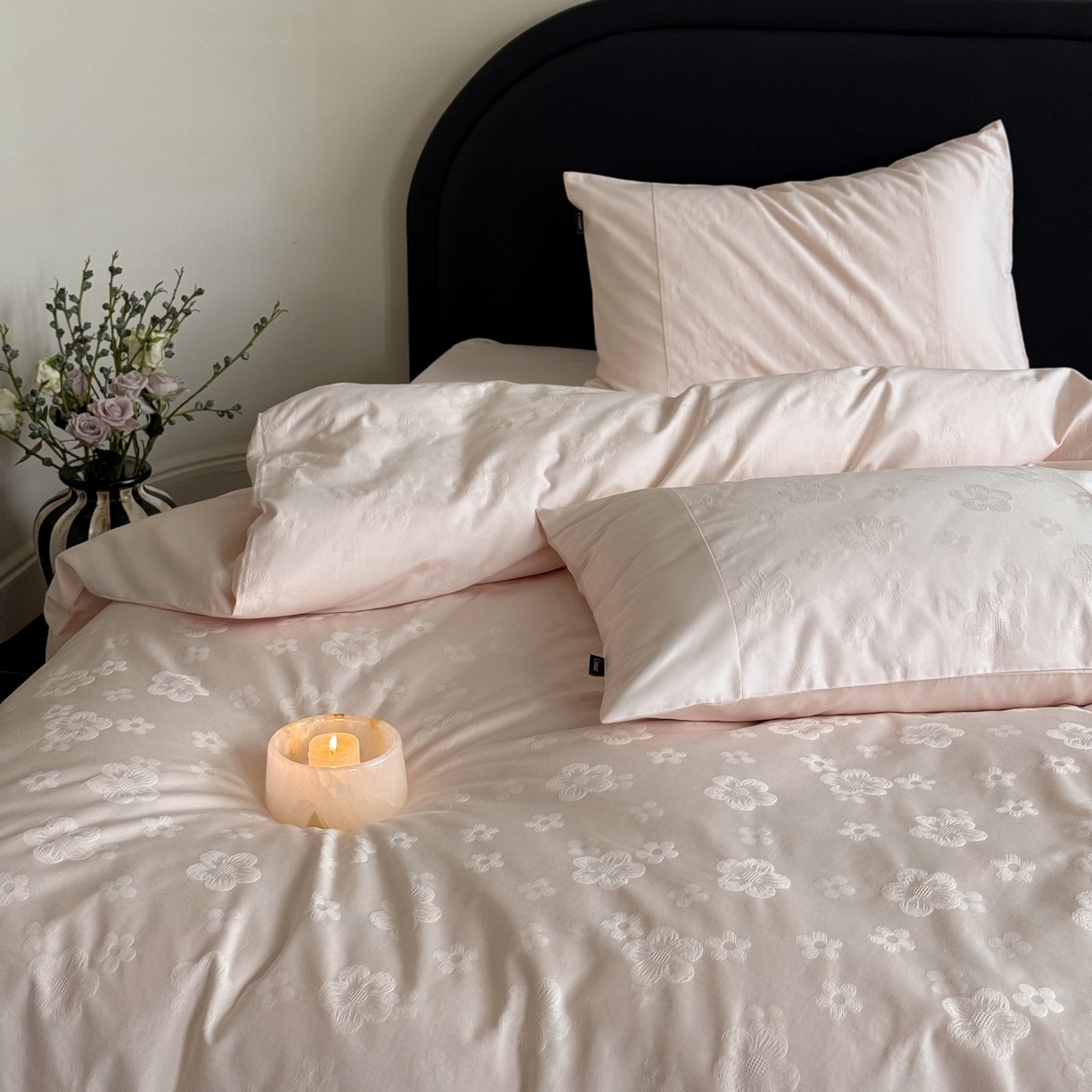 91家纺网 家纺一手货源 找家纺 鹿班家居 2025秋冬款云感超柔厚织提花浮雕系列-溪畔拾星 溪畔拾星-粉色（标准会员-20）