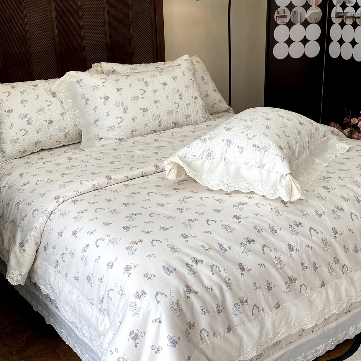 91家纺网 家纺一手货源 找家纺 （总）奈萝家纺 2025新款13372全棉法式大花边床盖被套四件套