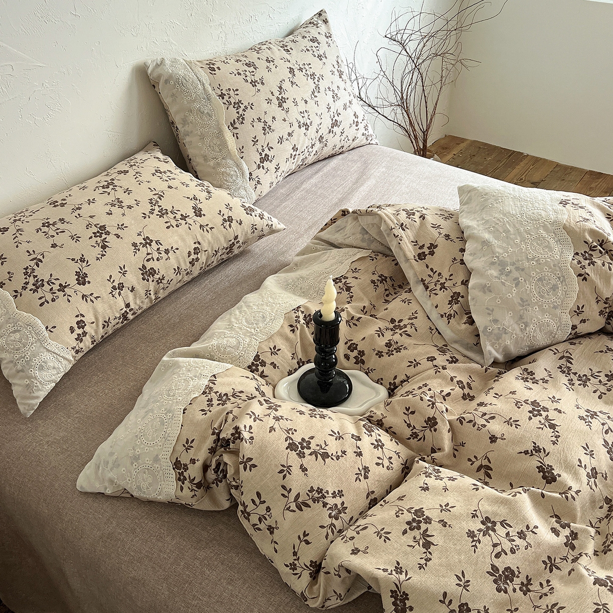 91家纺网 家纺一手货源 找家纺 典曼家纺 2025秋冬新品A类高克重亚麻复古花边侘寂风原麻四件套  茶里