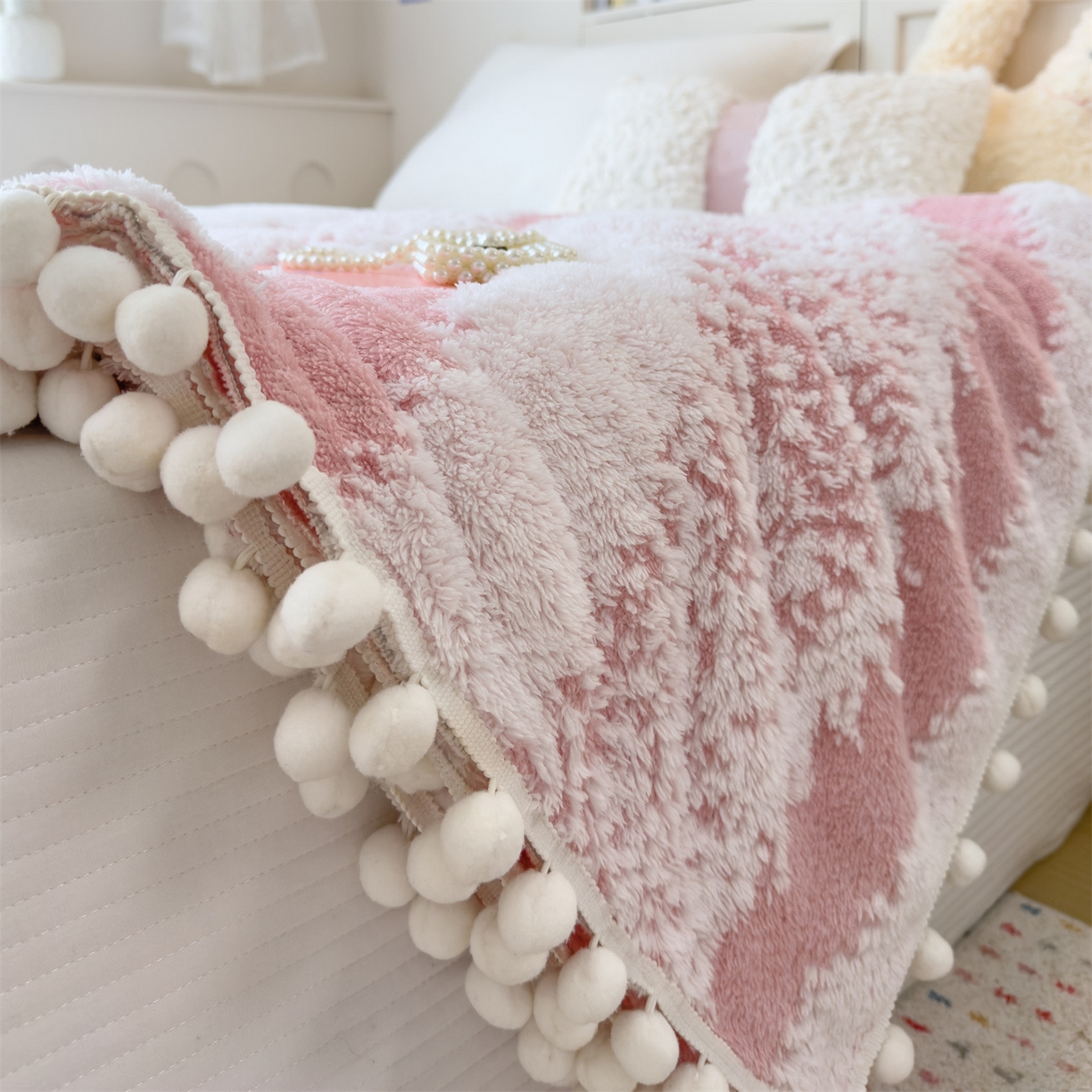 91家纺网 家纺一手货源 找家纺 丝幔家纺 2025新款星绒梦语毛球多功能毛毯毯子-森语雪球 森语雪球 樱花粉