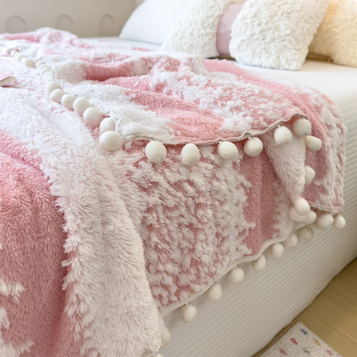 91家纺网 家纺一手货源 找家纺 丝幔家纺 2025新款星绒梦语毛球多功能毛毯毯子-森语雪球 森语雪球 樱花粉