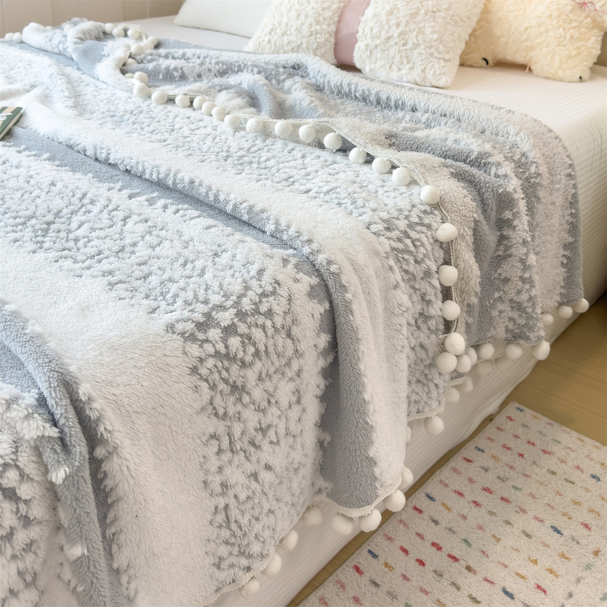 91家纺网 家纺一手货源 找家纺 丝幔家纺 2025新款星绒梦语毛球多功能毛毯毯子-森语雪球 森语雪球 暖灰