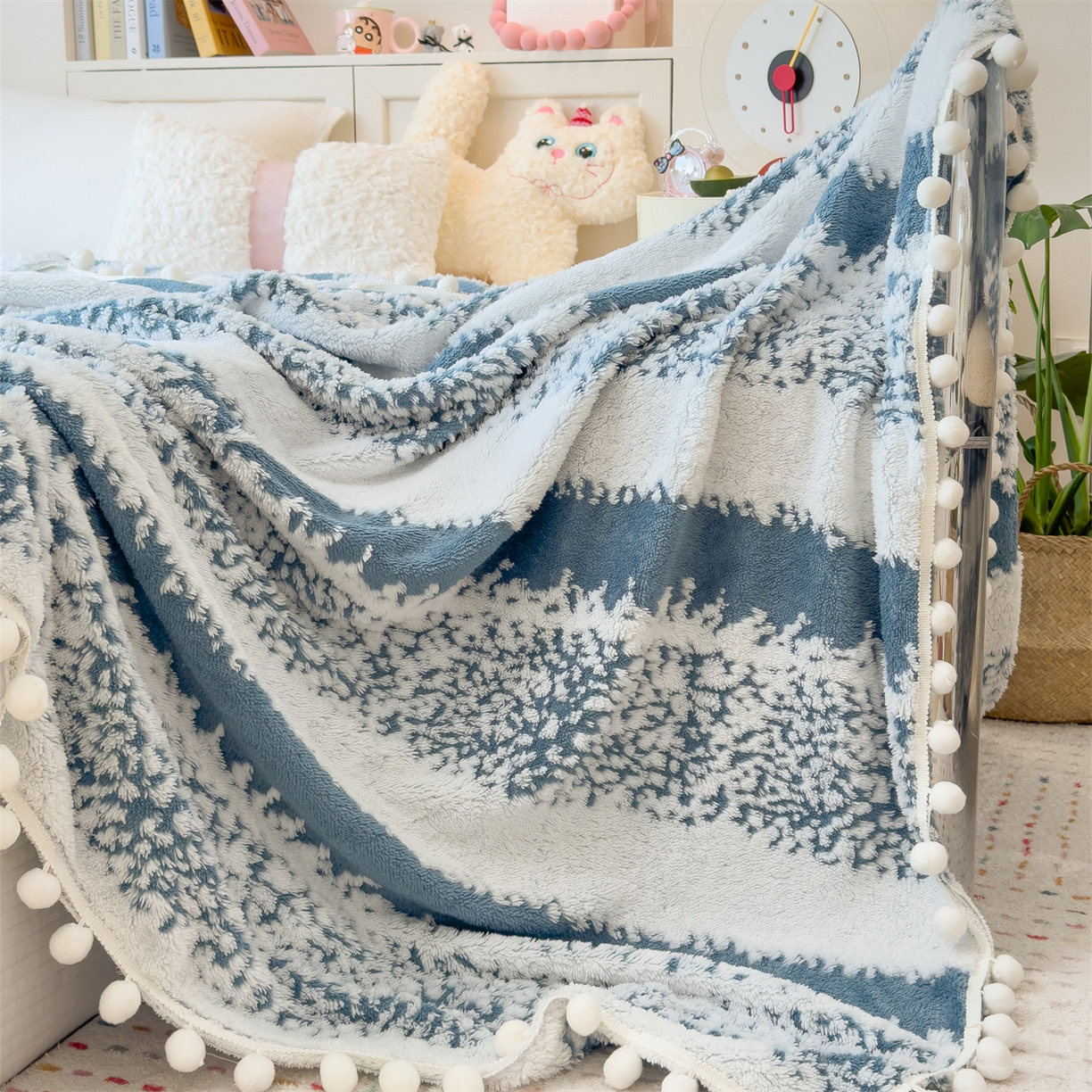 91家纺网 家纺一手货源 找家纺 丝幔家纺 2025新款星绒梦语毛球多功能毛毯毯子-森语雪球 森语雪球 冰蓝