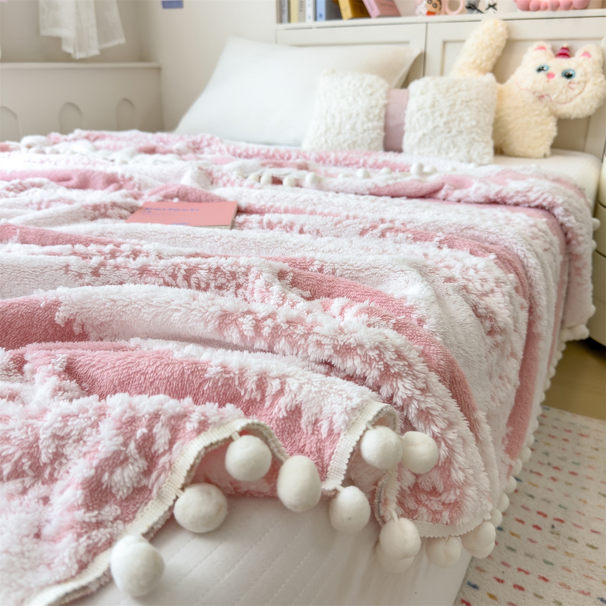 91家纺网 家纺一手货源 找家纺 丝幔家纺 2025新款星绒梦语毛球多功能毛毯毯子-森语雪球 森语雪球 樱花粉