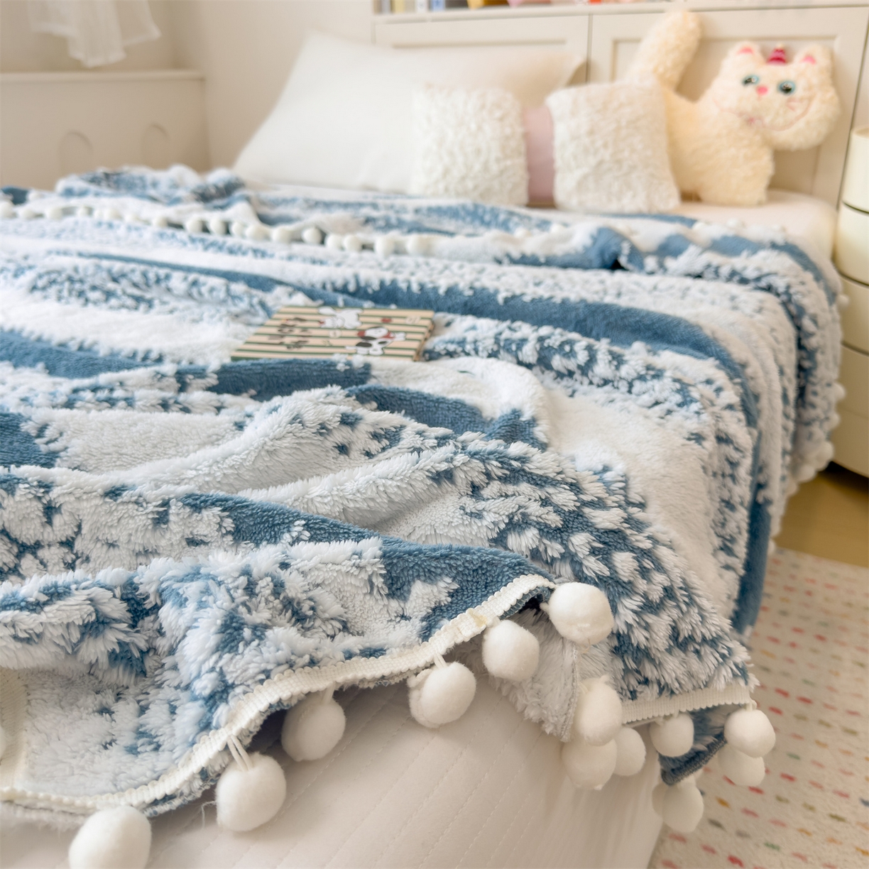 91家纺网 家纺一手货源 找家纺 丝幔家纺 2025新款星绒梦语毛球多功能毛毯毯子-森语雪球 森语雪球 冰蓝