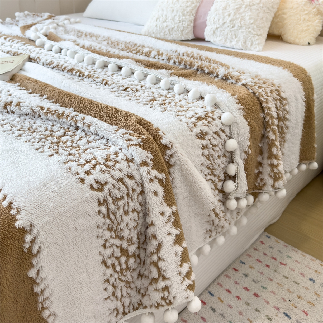 91家纺网 家纺一手货源 找家纺 丝幔家纺 2025新款星绒梦语毛球多功能毛毯毯子-森语雪球 森语雪球 焦糖