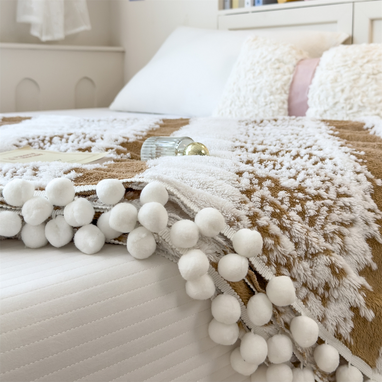 91家纺网 家纺一手货源 找家纺 丝幔家纺 2025新款星绒梦语毛球多功能毛毯毯子-森语雪球 森语雪球 焦糖