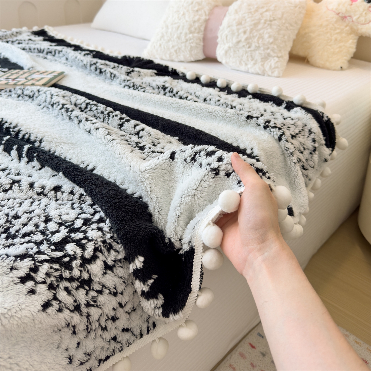 丝幔家纺 2025新款星绒梦语毛球多功能毛毯毯子-森语雪球 森语雪球 斑马黑
