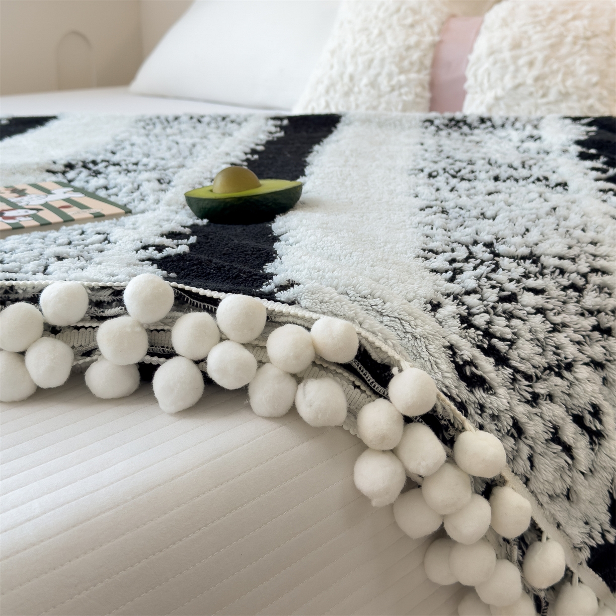 91家纺网 家纺一手货源 找家纺 丝幔家纺 2025新款星绒梦语毛球多功能毛毯毯子-森语雪球 森语雪球 斑马黑