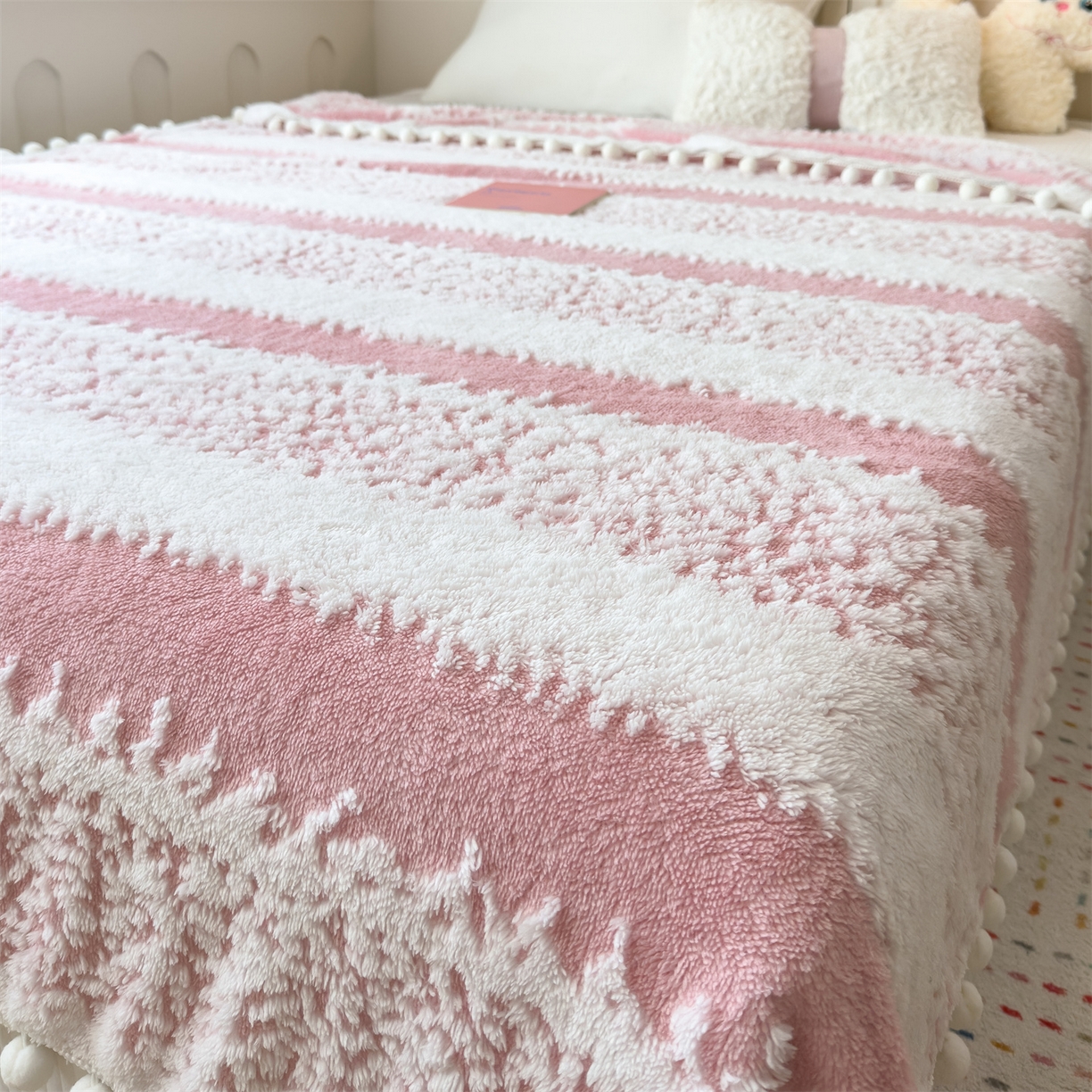 91家纺网 家纺一手货源 找家纺 丝幔家纺 2025新款星绒梦语毛球多功能毛毯毯子-森语雪球 森语雪球 樱花粉