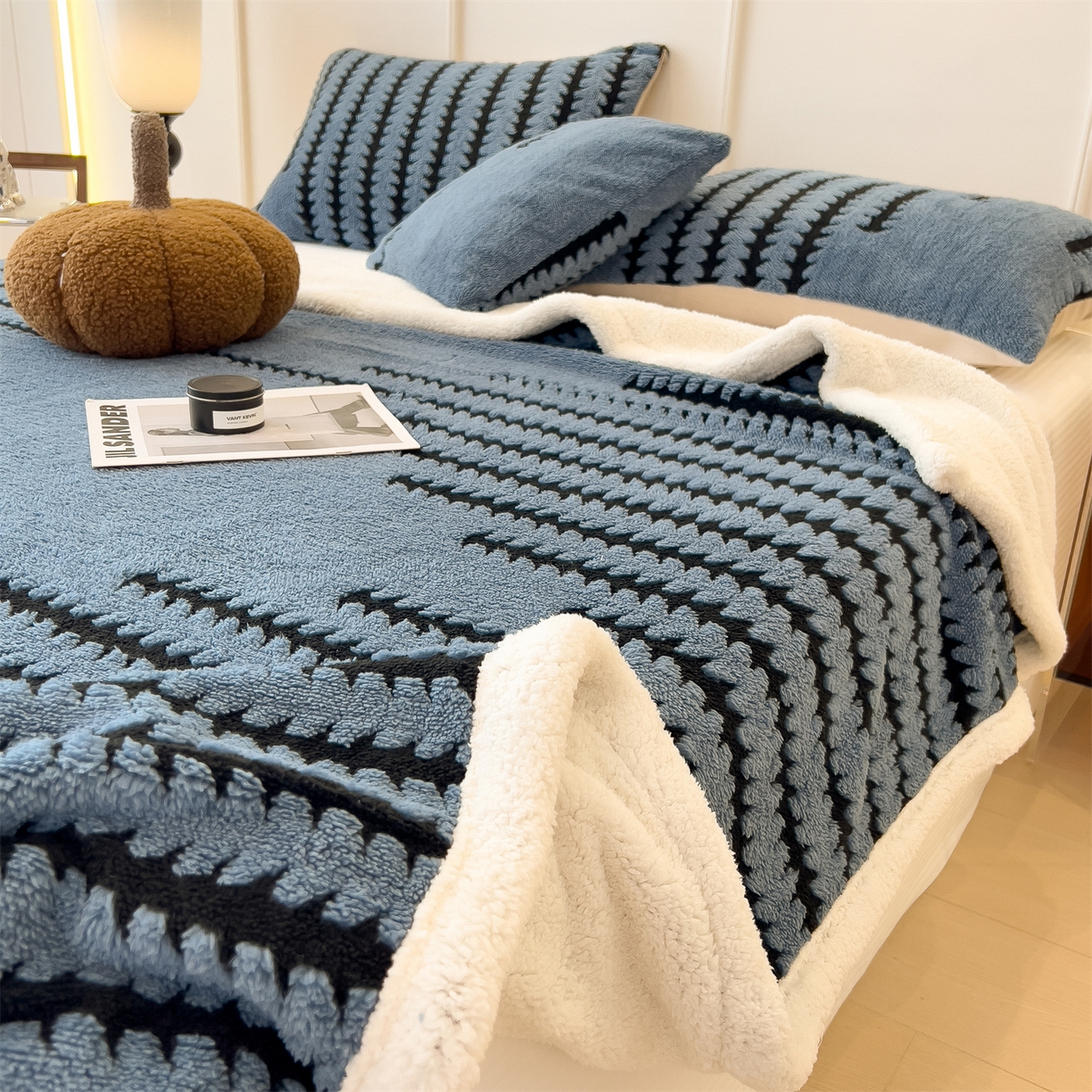 91家纺网 家纺一手货源 找家纺 丝幔家纺 2025新款云杉绒加厚保暖多功能毛毯毯子 杉影毯 蓝