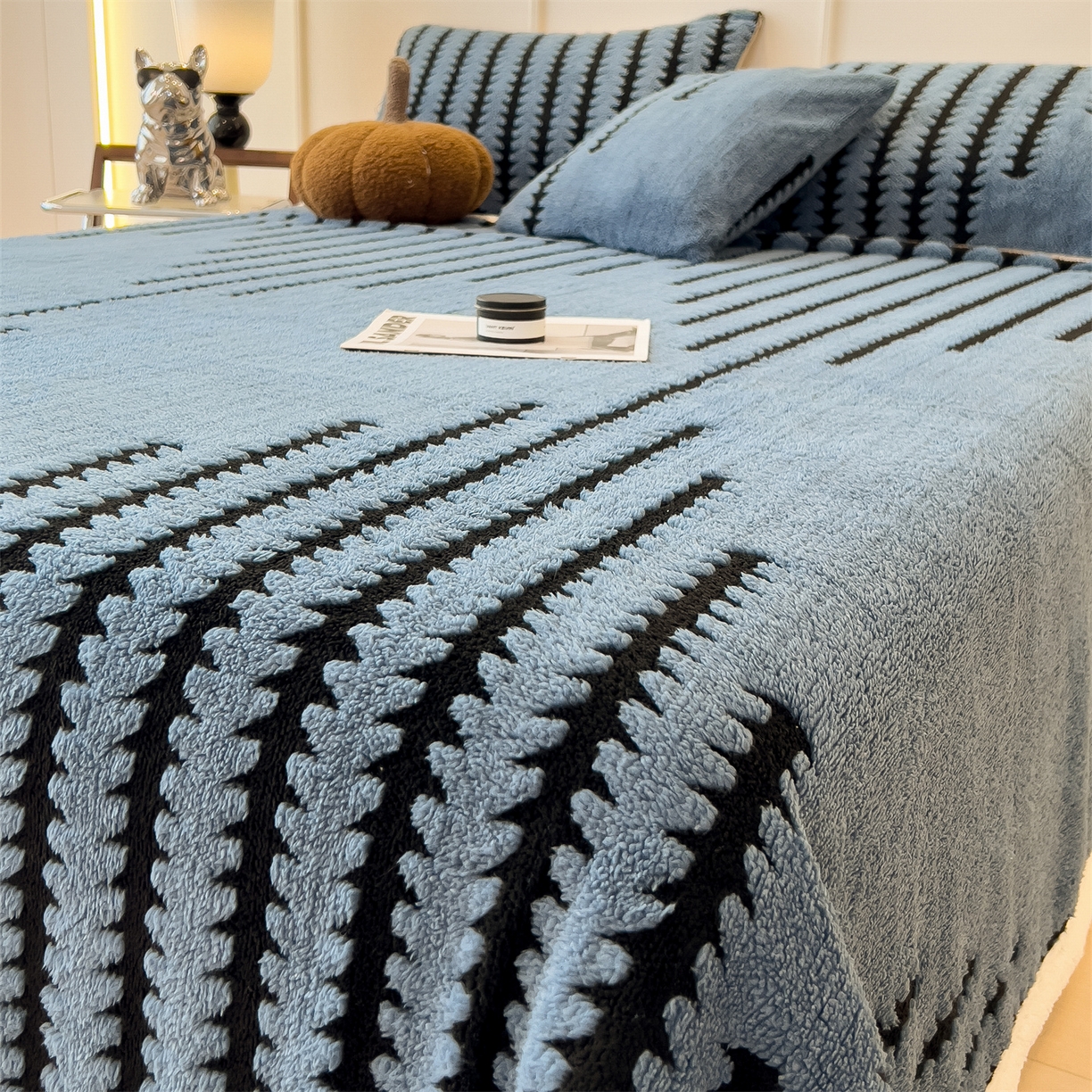 91家纺网 家纺一手货源 找家纺 丝幔家纺 2025新款云杉绒加厚保暖多功能毛毯毯子 杉影毯 蓝