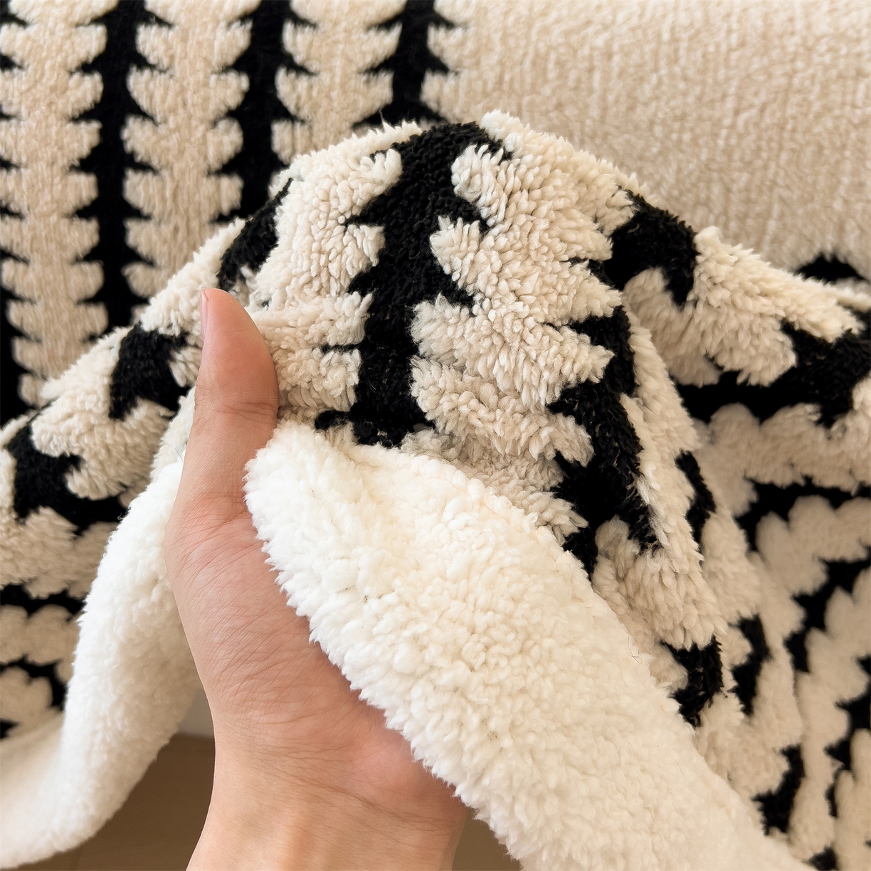 91家纺网 家纺一手货源 找家纺 丝幔家纺 2025新款云杉绒加厚保暖多功能毛毯毯子 杉影毯 卡其