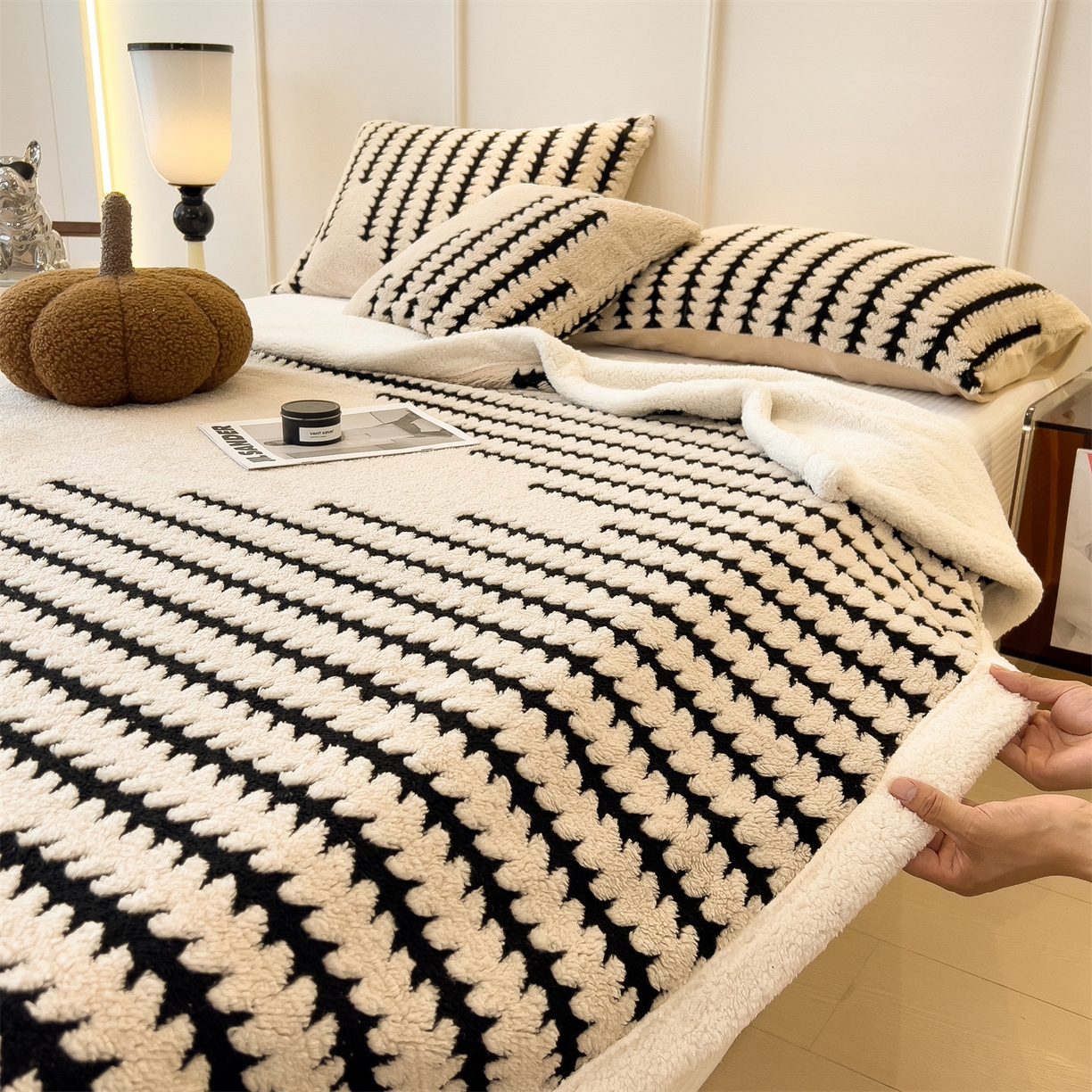 91家纺网 家纺一手货源 找家纺 丝幔家纺 2025新款云杉绒加厚保暖多功能毛毯毯子 杉影毯 卡其