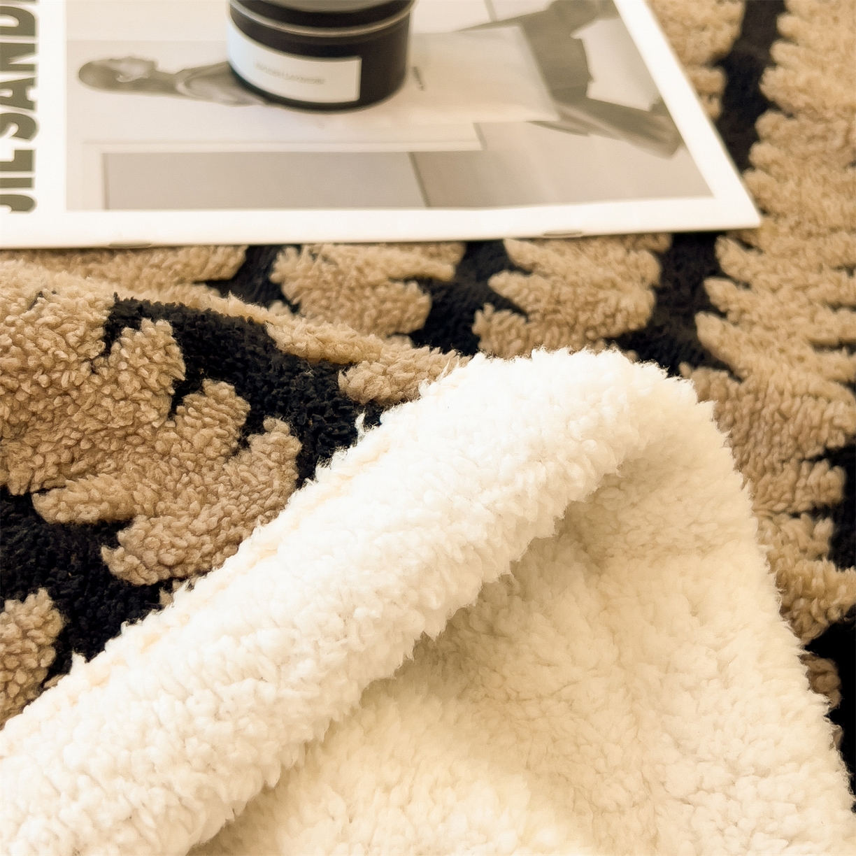 91家纺网 家纺一手货源 找家纺 丝幔家纺 2025新款云杉绒加厚保暖多功能毛毯毯子 杉影毯 咖啡