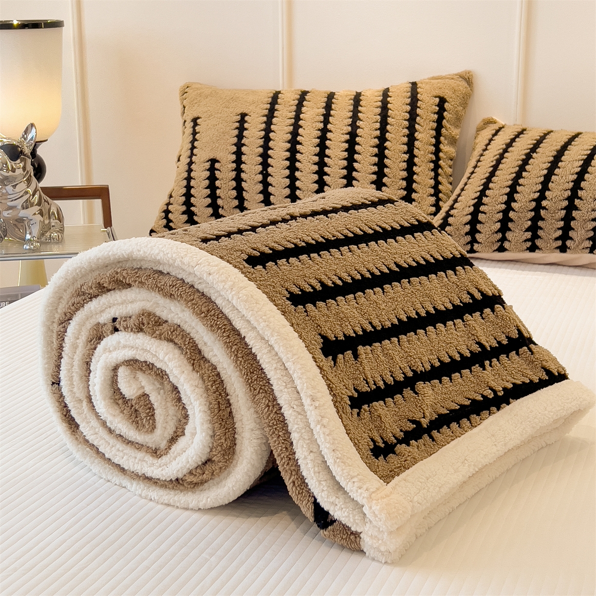 91家纺网 家纺一手货源 找家纺 丝幔家纺 2025新款云杉绒加厚保暖多功能毛毯毯子 杉影毯 咖啡