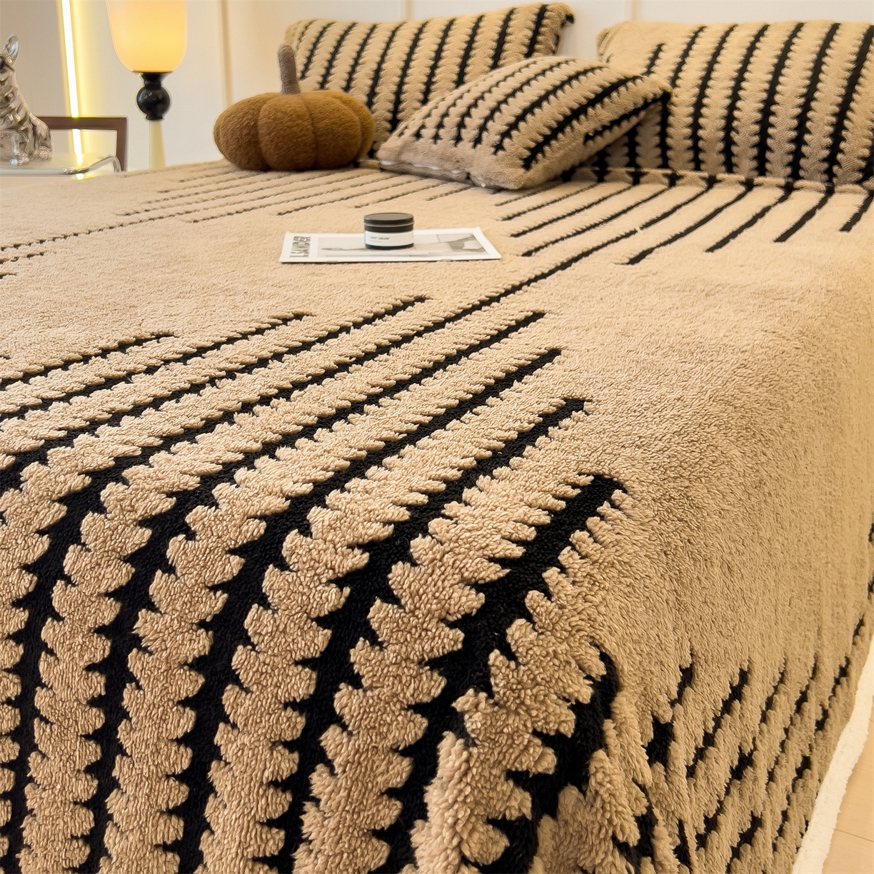 91家纺网 家纺一手货源 找家纺 丝幔家纺 2025新款云杉绒加厚保暖多功能毛毯毯子 杉影毯 咖啡