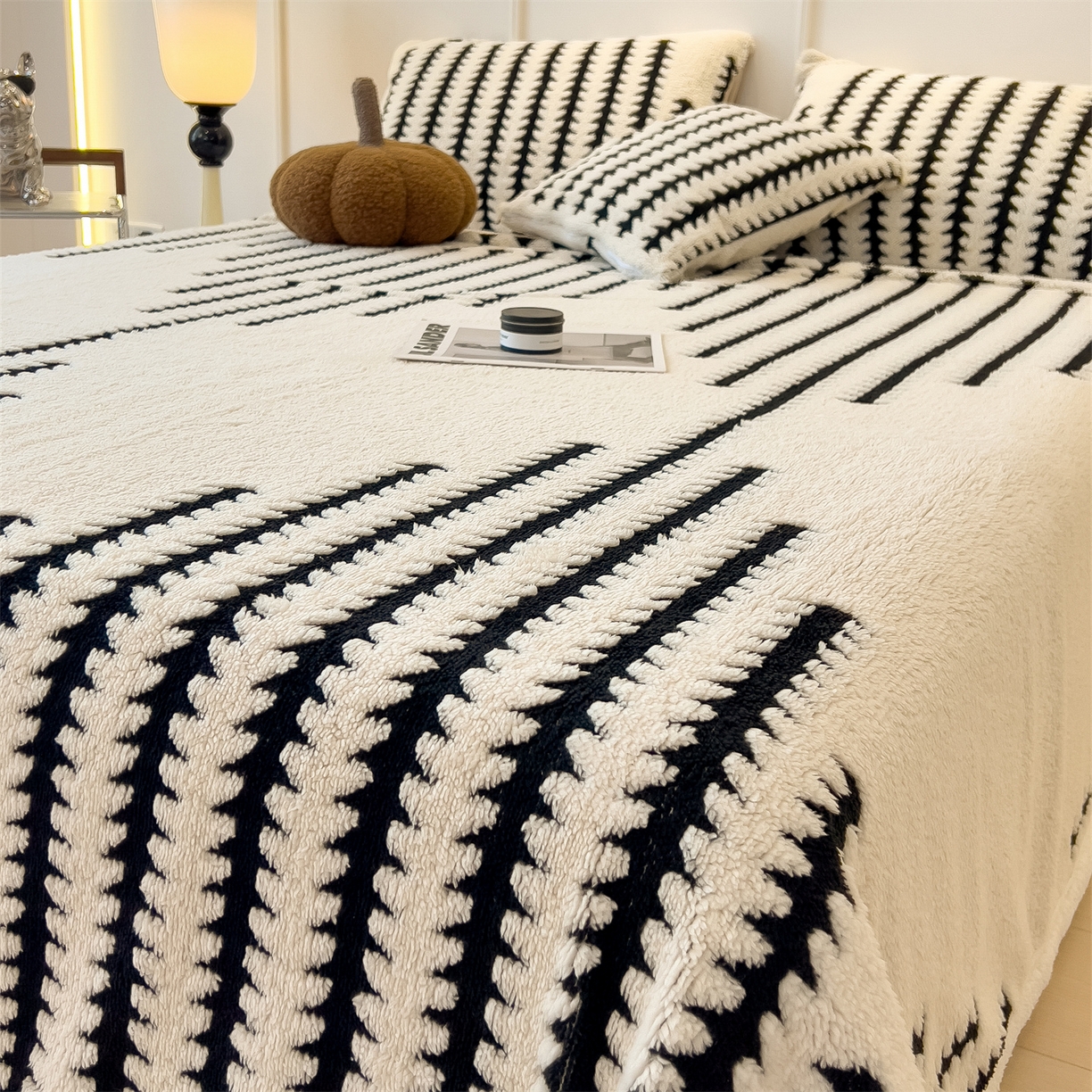 91家纺网 家纺一手货源 找家纺 丝幔家纺 2025新款云杉绒加厚保暖多功能毛毯毯子 杉影毯 奶白