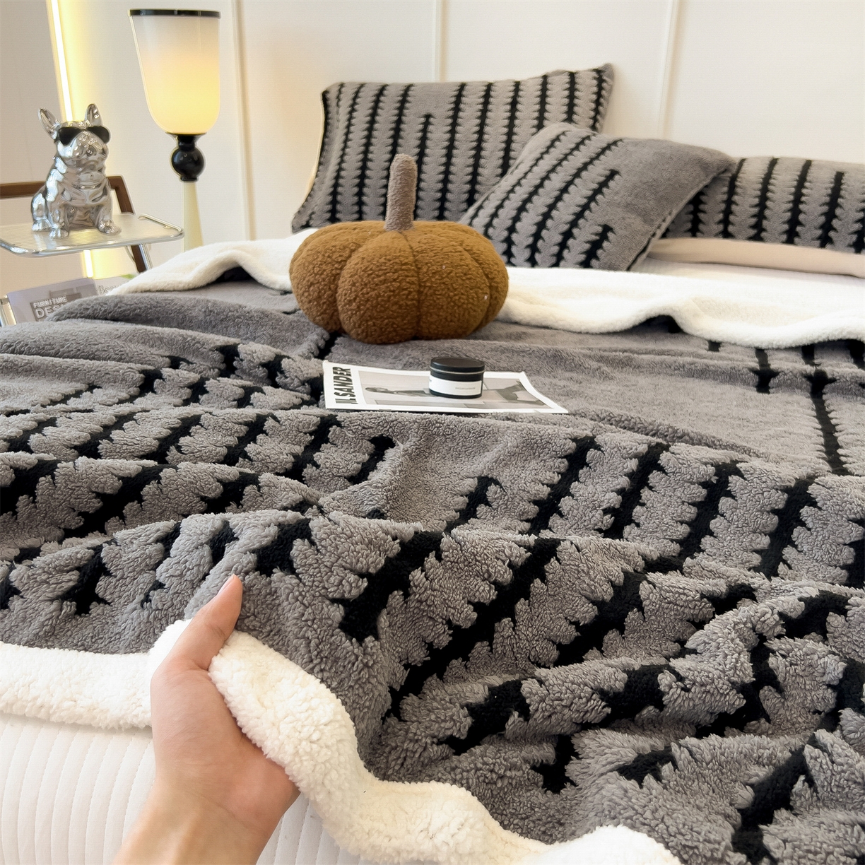 91家纺网 家纺一手货源 找家纺 丝幔家纺 2025新款云杉绒加厚保暖多功能毛毯毯子 杉影毯 深灰