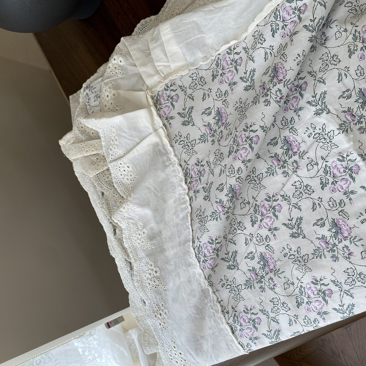 91家纺网 家纺一手货源 找家纺 （总）奈萝家纺 2025新款13372全棉法式大花边床盖被套四件套