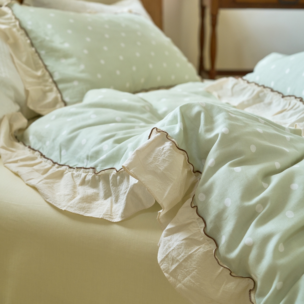 91家纺网 家纺一手货源 找家纺 洋铭区（原狠狠爱） 2025新款法式荷叶边全棉双层纱四件套系列 抹茶圆点