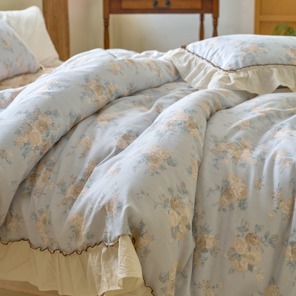 91家纺网 家纺一手货源 找家纺 洋铭区（原狠狠爱） 2025新款法式荷叶边全棉双层纱四件套系列 云间花海