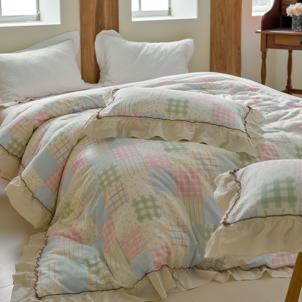 91家纺网 家纺一手货源 找家纺 洋铭区（原狠狠爱） 2025新款法式荷叶边全棉双层纱四件套系列 晴山格