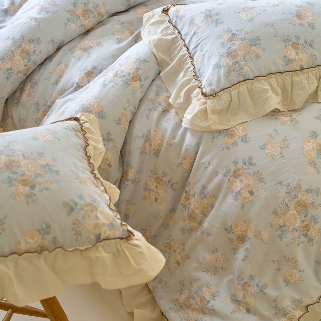 91家纺网 家纺一手货源 找家纺 洋铭区（原狠狠爱） 2025新款法式荷叶边全棉双层纱四件套系列 云间花海