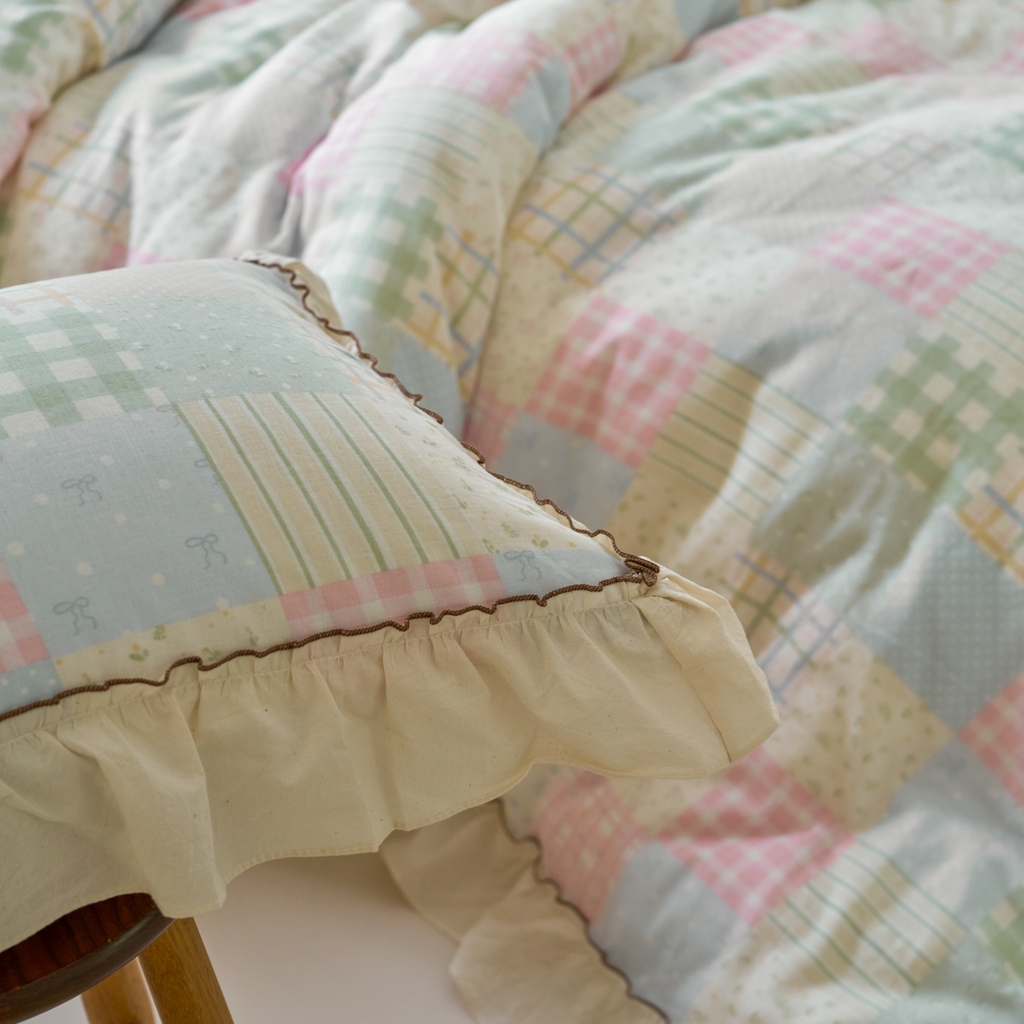 91家纺网 家纺一手货源 找家纺 洋铭区（原狠狠爱） 2025新款法式荷叶边全棉双层纱四件套系列 晴山格