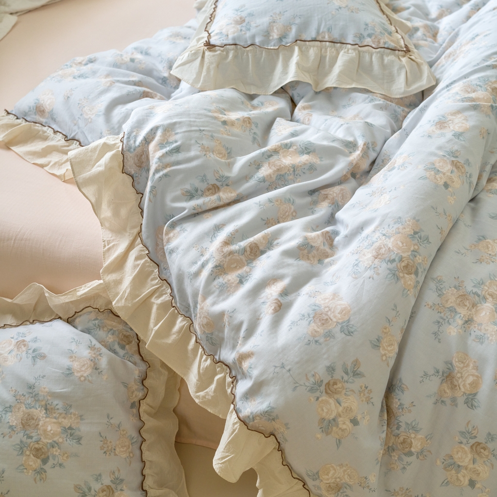 91家纺网 家纺一手货源 找家纺 洋铭区（原狠狠爱） 2025新款法式荷叶边全棉双层纱四件套系列 云间花海