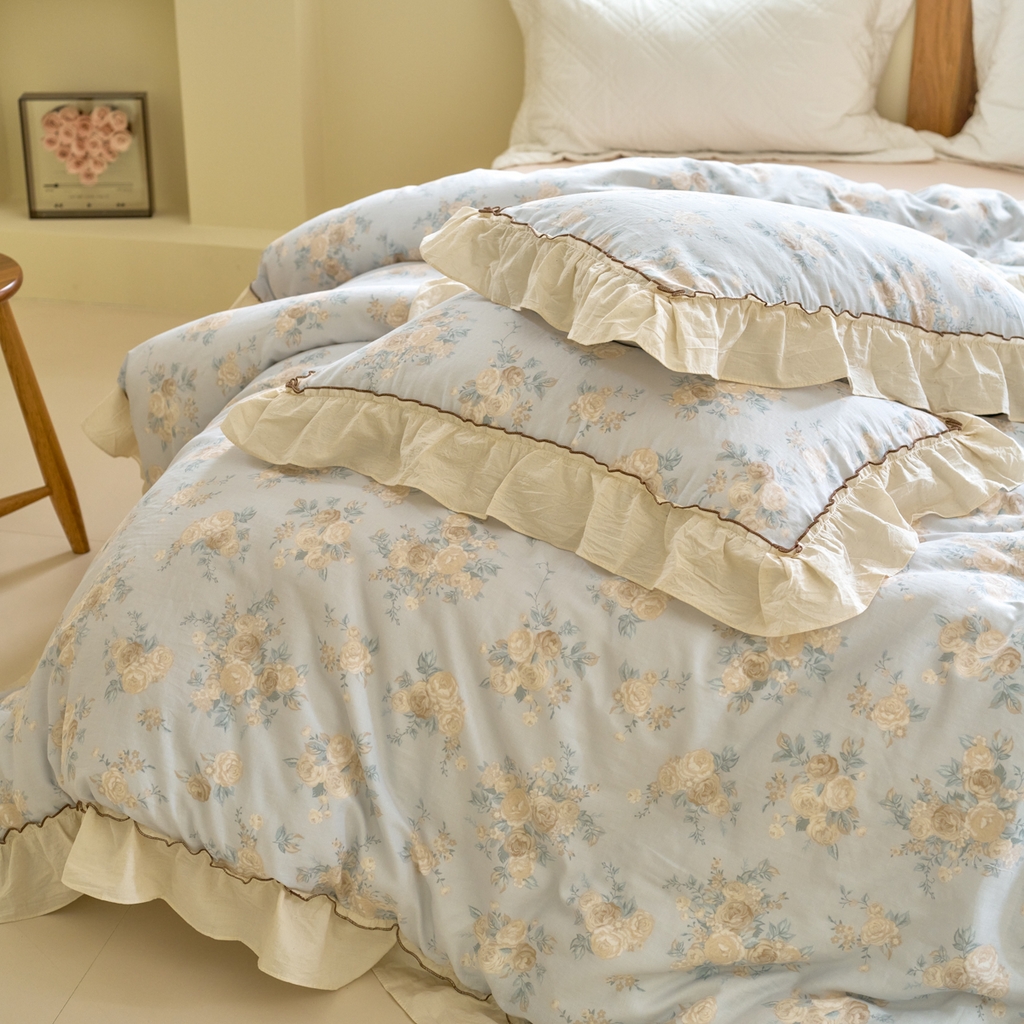 91家纺网 家纺一手货源 找家纺 洋铭区（原狠狠爱） 2025新款法式荷叶边全棉双层纱四件套系列 云间花海