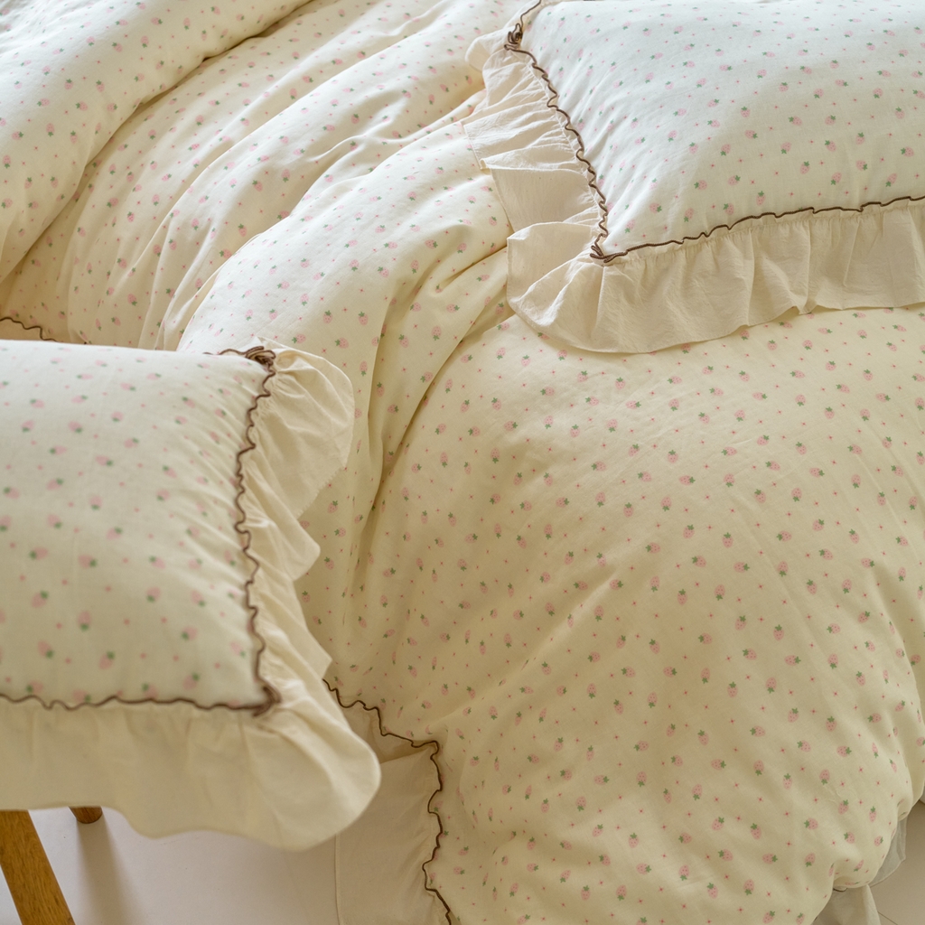 91家纺网 家纺一手货源 找家纺 洋铭区（原狠狠爱） 2025新款法式荷叶边全棉双层纱四件套系列 糖糖草莓