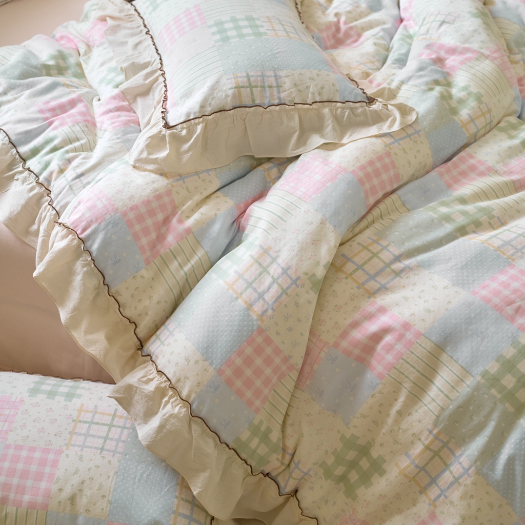 91家纺网 家纺一手货源 找家纺 洋铭区（原狠狠爱） 2025新款法式荷叶边全棉双层纱四件套系列 晴山格