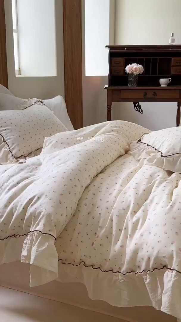 91家纺网 家纺一手货源 找家纺 洋铭区（原狠狠爱） 2025新款法式荷叶边全棉双层纱四件套系列 糖糖草莓