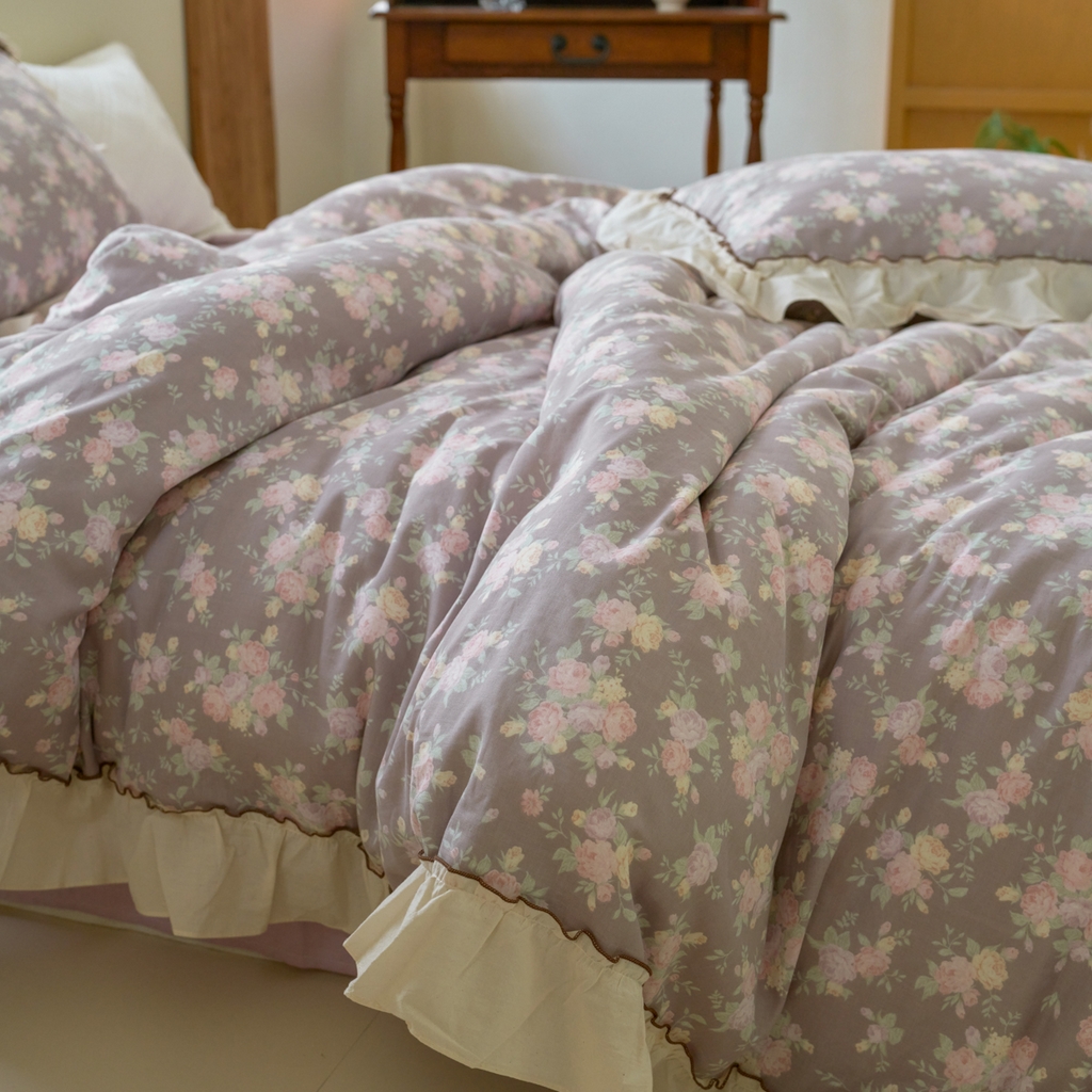 91家纺网 家纺一手货源 找家纺 洋铭区（原狠狠爱） 2025新款法式荷叶边全棉双层纱四件套系列 柔情紫花