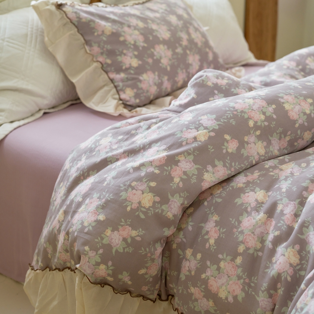 91家纺网 家纺一手货源 找家纺 洋铭区（原狠狠爱） 2025新款法式荷叶边全棉双层纱四件套系列 柔情紫花