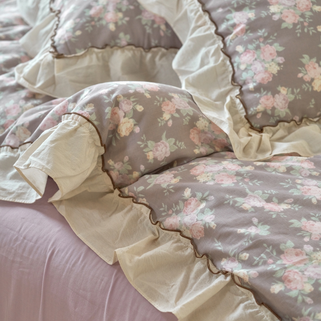 91家纺网 家纺一手货源 找家纺 洋铭区（原狠狠爱） 2025新款法式荷叶边全棉双层纱四件套系列 柔情紫花