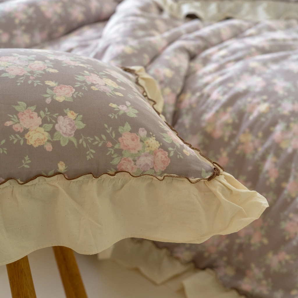 91家纺网 家纺一手货源 找家纺 洋铭区（原狠狠爱） 2025新款法式荷叶边全棉双层纱四件套系列 柔情紫花