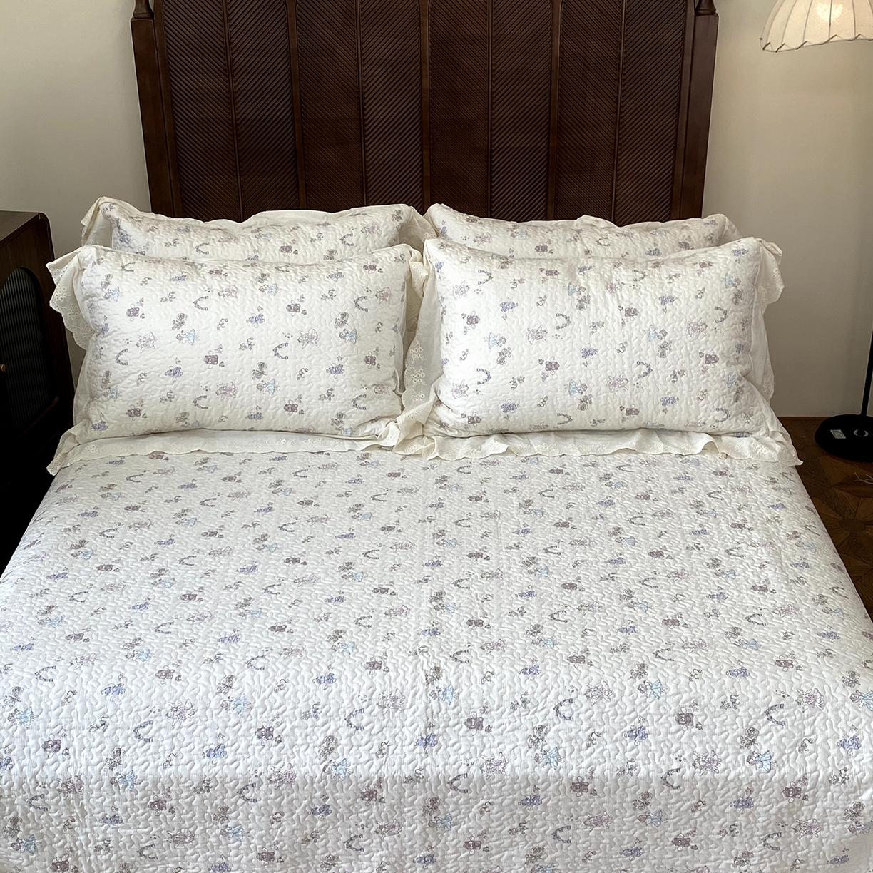 91家纺网 家纺一手货源 找家纺 奈萝家纺 2025新款13372全棉法式大花边床盖被套四件套 天使安琪