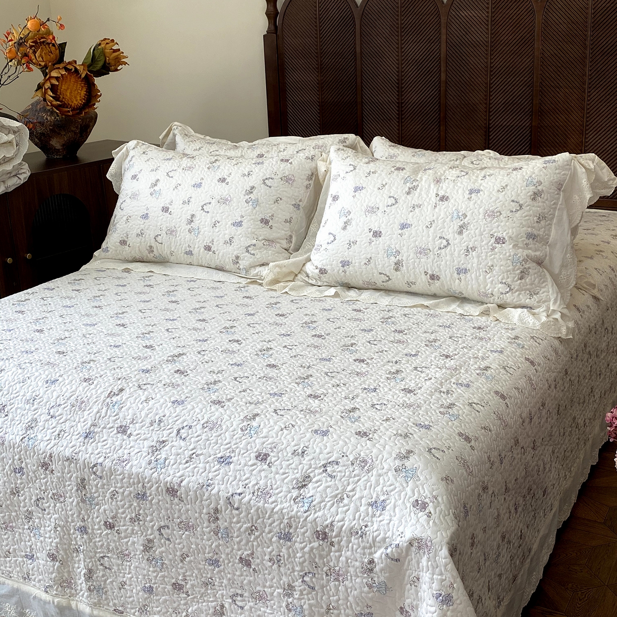 91家纺网 家纺一手货源 找家纺 奈萝家纺 2025新款13372全棉法式大花边床盖被套四件套 天使安琪