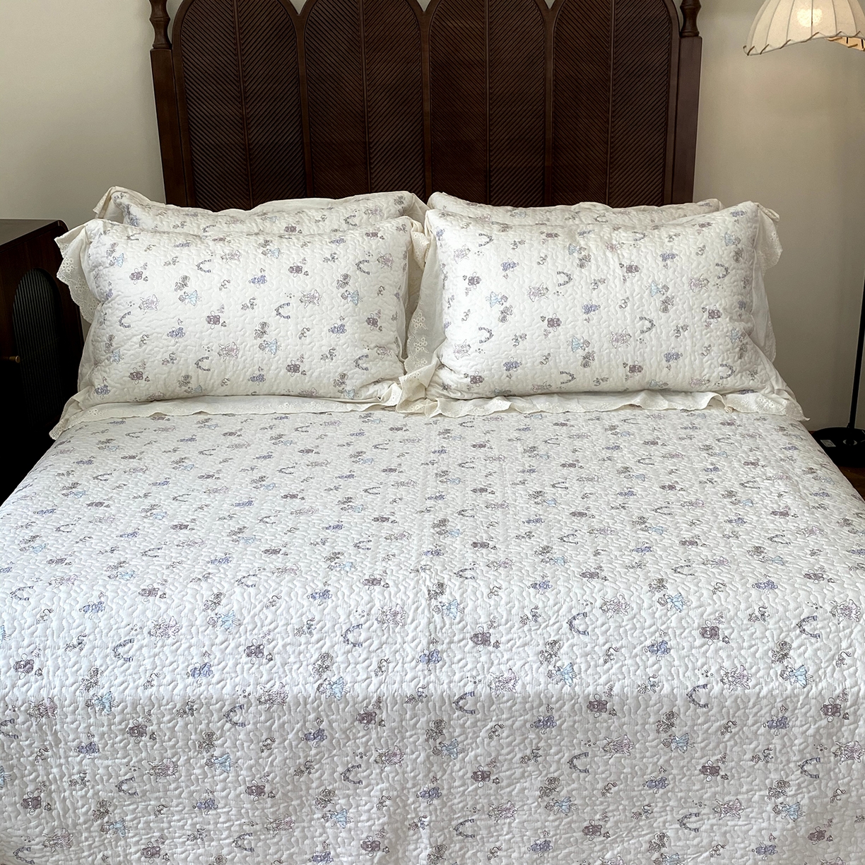 91家纺网 家纺一手货源 找家纺 奈萝家纺 2025新款13372全棉法式大花边床盖被套四件套 天使安琪